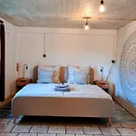 Travel Sleep & L Ruhige Uebernachtung Mit Main-blick Und Garten L Und Gaestezimmer Lejlighed Neustadt am Main