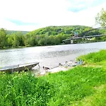 Travel Sleep & L Ruhige Uebernachtung Mit Main-blick Und Garten L Und Gaestezimmer Lägenhet *