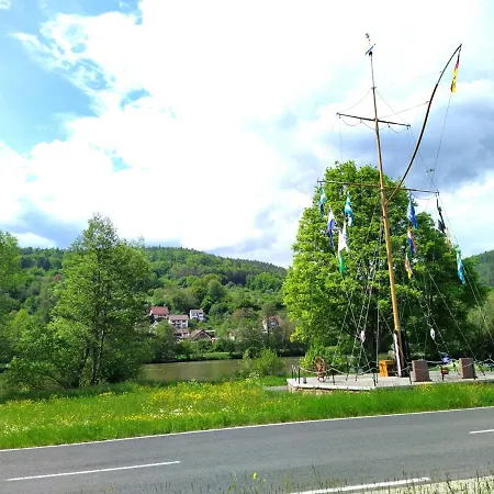 Travel Sleep & L Ruhige Uebernachtung Mit Main-blick Und Garten L Und Gaestezimmer * Neustadt am Main