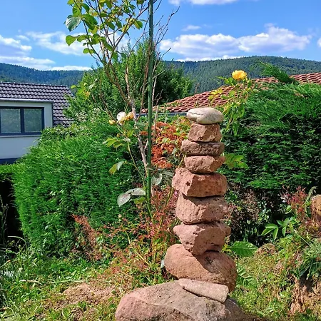Apartment Travel Sleep & L Ruhige Uebernachtung Mit Main-blick Und Garten L Und Gaestezimmer Neustadt am Main