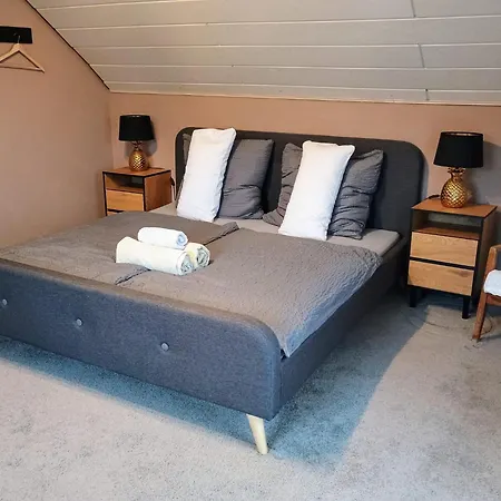 Travel Sleep & L Ruhige Uebernachtung Mit Main-blick Und Garten L Und Gaestezimmer * Neustadt am Main