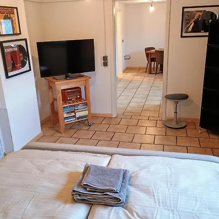 Travel Sleep & L Ruhige Uebernachtung Mit Main-blick Und Garten L Und Gaestezimmer