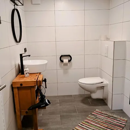 Sleep&chill - Ruhige Uebernachtung Mit Main-blick Neustadt am Main