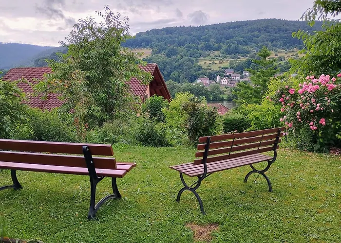 Travel Sleep & L Ruhige Uebernachtung Mit Main-blick Und Garten L Und Gaestezimmer Apartamento Neustadt am Main